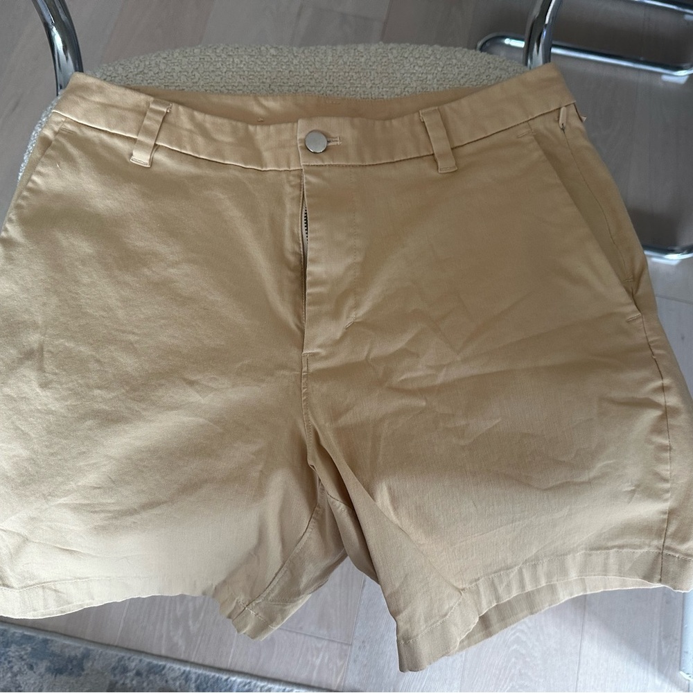 Lululemon Barely Worn Men’s M 7’ ABC Shorts